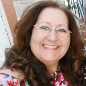 Meet your Posher, Debbie